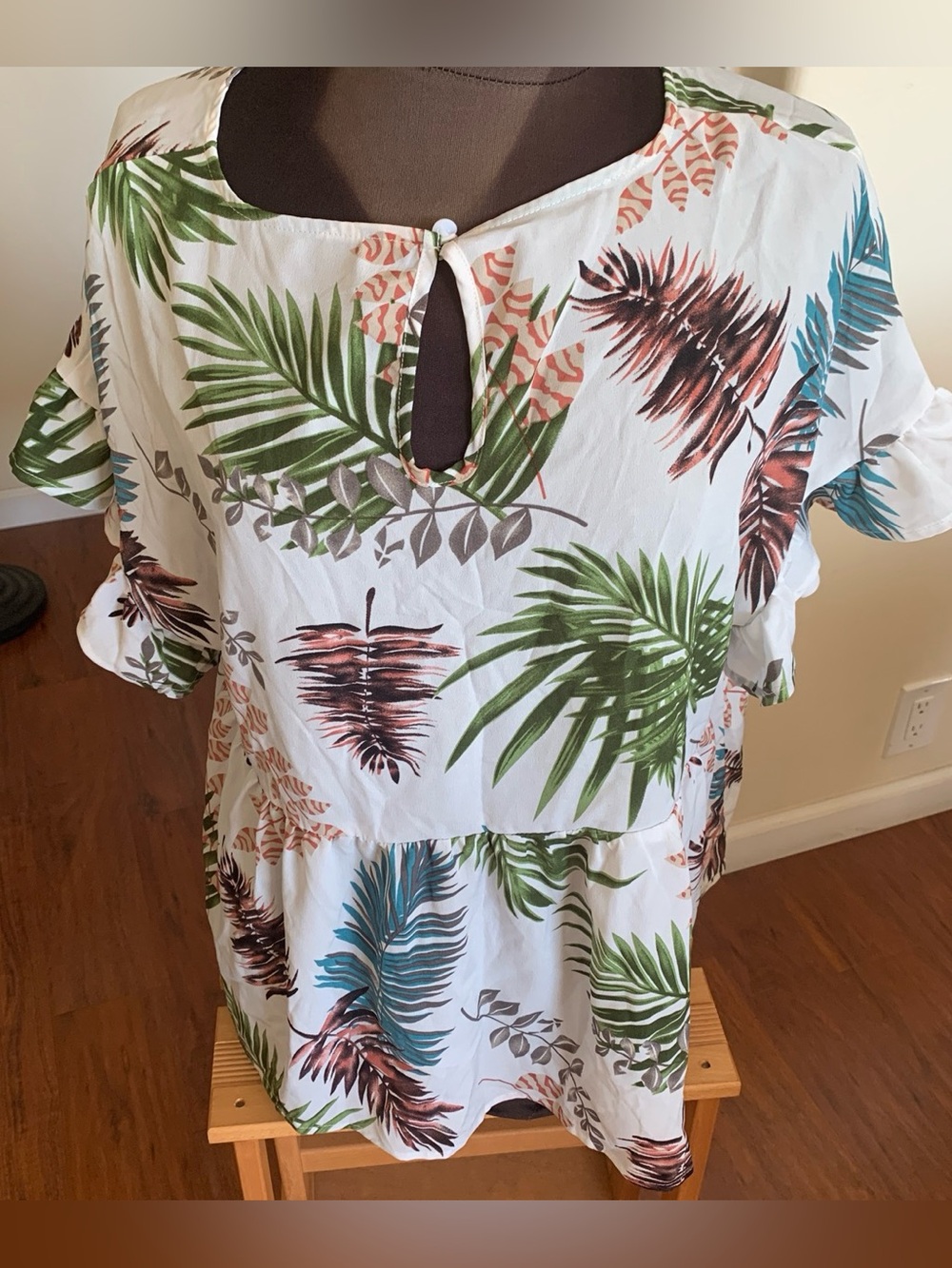 SHEIN White Tropical Leaf Peplum Tunic with Green & Teal Accents